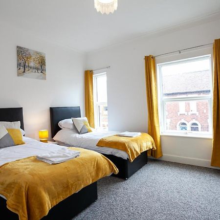 Stay Comfortable-City Centre Location- Sleeps Up To 9 Stoke-on-Trent Exterior foto