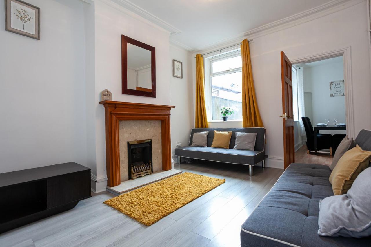 Stay Comfortable-City Centre Location- Sleeps Up To 9 Stoke-on-Trent Exterior foto