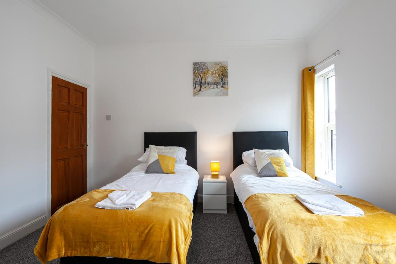 Stay Comfortable-City Centre Location- Sleeps Up To 9 Stoke-on-Trent Exterior foto